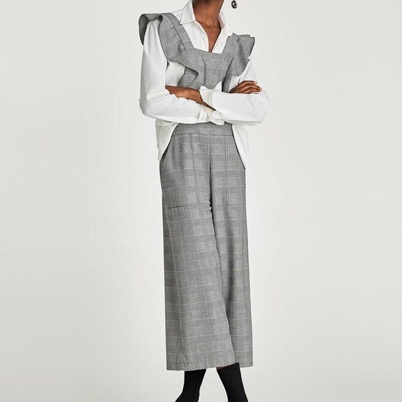 Zara Pants - Zara Houndstooth Plaid Ruffle Overall Jumpsuit Women’s Size M